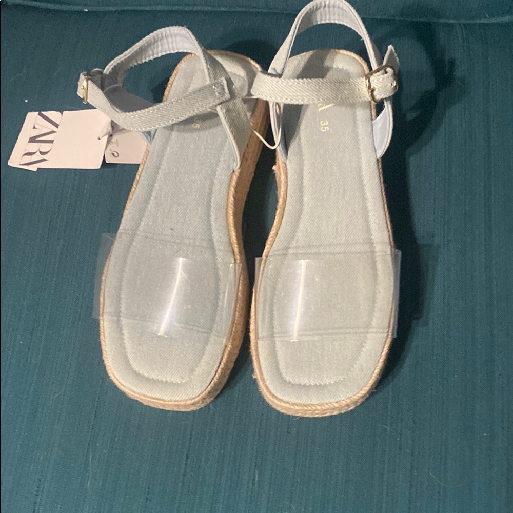 Zara Beige Sandals with Ankle Strap and Flat Sole size 35 or US 5